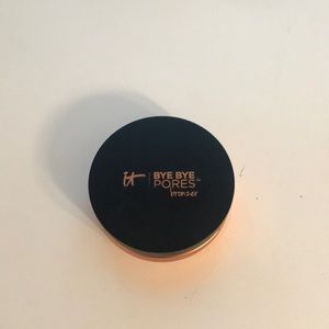 iT Cosmetics Bye Bye Pores Bronzer